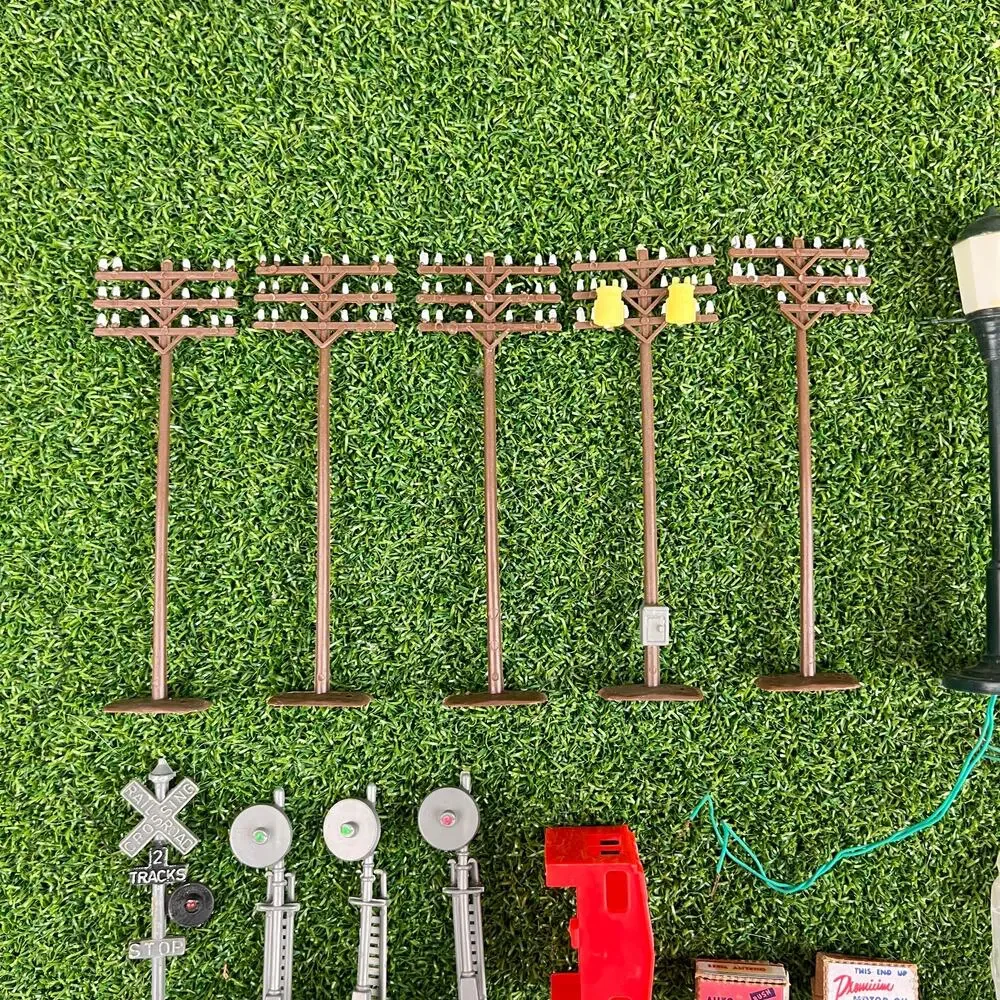 VTG Lot HO Scale Model Railroad Scenery Utility Pole Street Lights Railway Signs